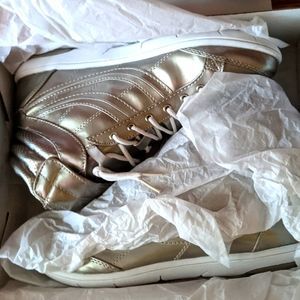 Chinese Laundry Edwina Silver multiple sizes